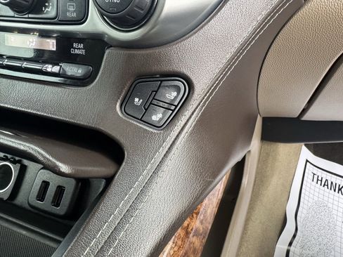 Used 2017 Chevrolet Suburban Premier image 41