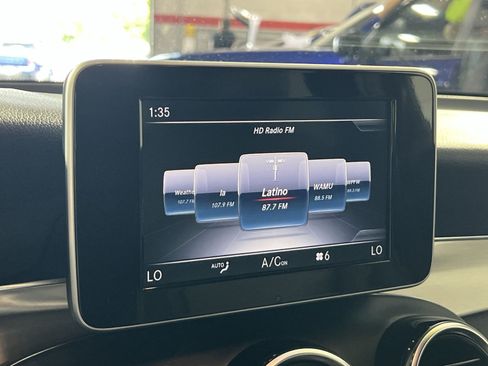 Used 2019 Mercedes-Benz GLC 300 4MATIC image 18