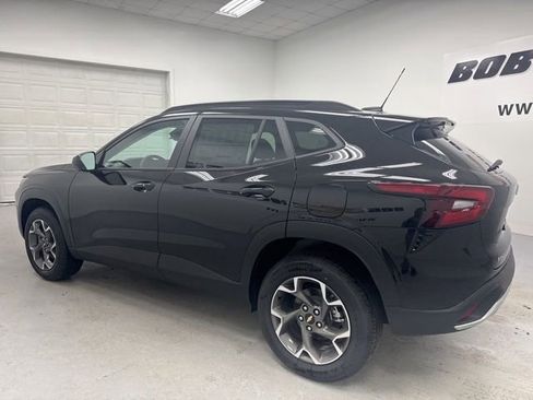 New 2026 Chevrolet Trax LT w/ Driver Confidence Package FWD image 7