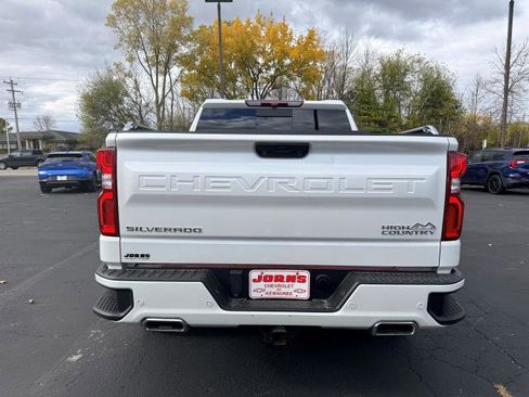 Used 2022 Chevrolet Silverado 1500 High Country w/ High Country Premium Package image 7