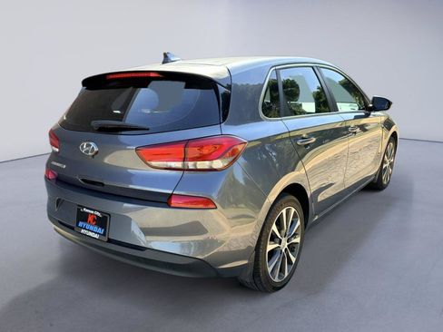 Used 2018 Hyundai Elantra GT FWD image 5