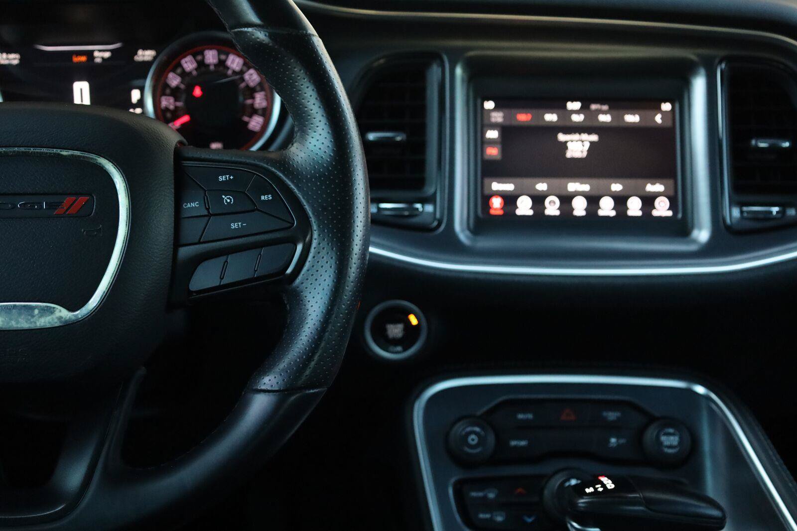 Used 2018 Dodge Challenger R/T RWD image 33