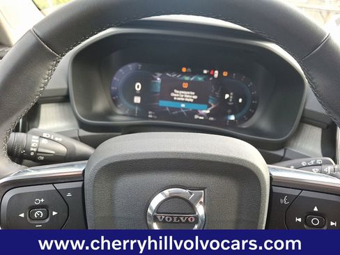 Certified 2025 Volvo XC40 B5 Plus image 20