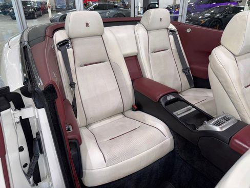 Used 2017 Rolls-Royce Dawn image 62