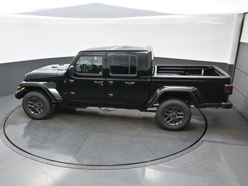 New 2026 Jeep Gladiator Sport image 19