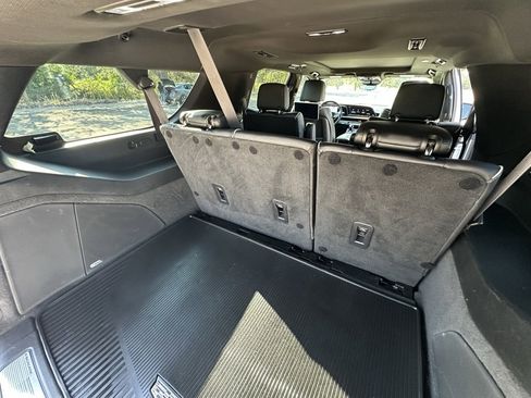 Used 2023 Cadillac Escalade ESV Premium Luxury image 17