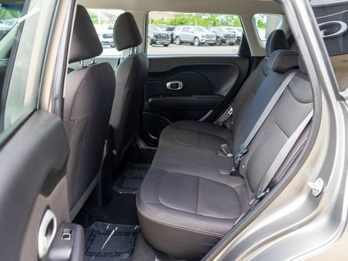 Used 2019 Kia Soul FWD image 12
