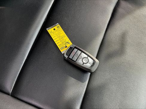 Used 2021 Ford Explorer XLT w/ Equipment Group 202A image 36