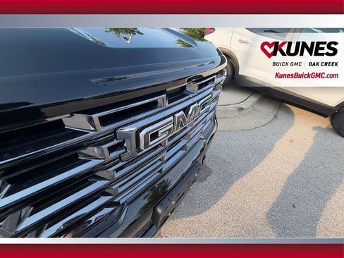 New 2026 GMC Acadia Denali Ultimate w/ LPO, Floor Liner Package AWD/4WD image 45