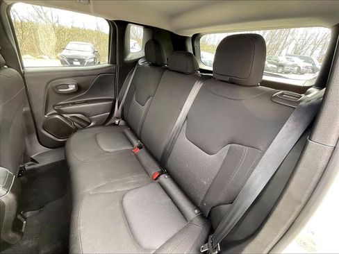 Used 2023 Jeep Renegade Latitude image 14