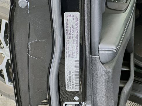 Used 2024 Jeep Grand Cherokee L Limited w/ Luxury Tech Group II image 12