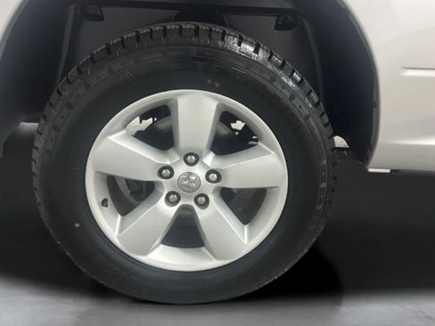 Used 2013 RAM 1500 Express RWD image 31