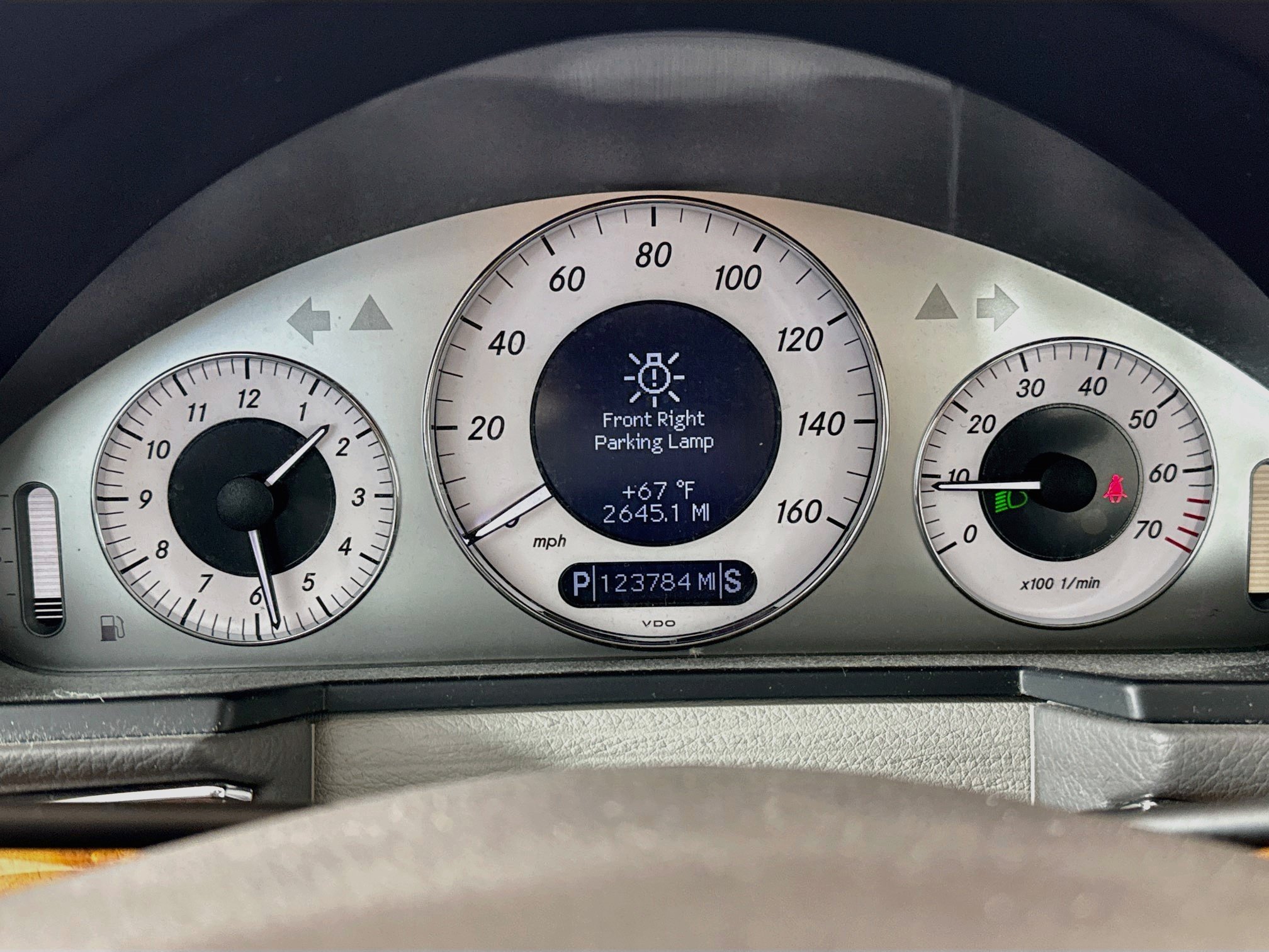 Used 2009 Mercedes-Benz E 350 4MATIC Sedan image 12