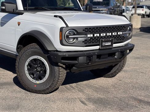 New 2025 Ford Bronco Badlands image 3