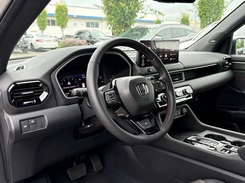 Certified 2026 Honda Pilot Black Edition image 16