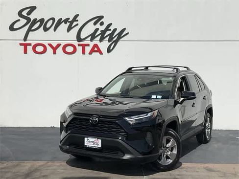 Used 2025 Toyota RAV4 XLE w/ Convenience Package image 1