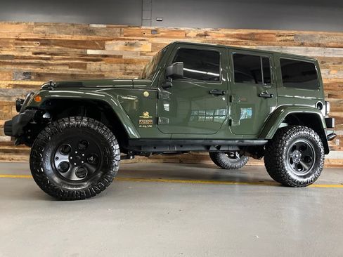 Used 2014 Jeep Wrangler Unlimited Rubicon w/ Connectivity Group AWD/4WD image 51
