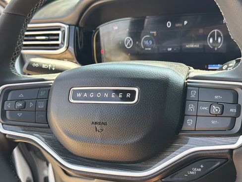 Used 2022 Jeep Wagoneer Series II w/ Rear Seat Video Group 1 AWD/4WD image 30