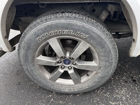 Used 2016 Ford F150 XLT w/ Equipment Group 302A Luxury image 11