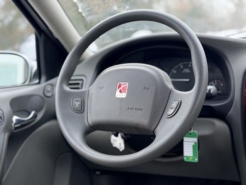 Used 2002 Saturn L-Series L200 image 16