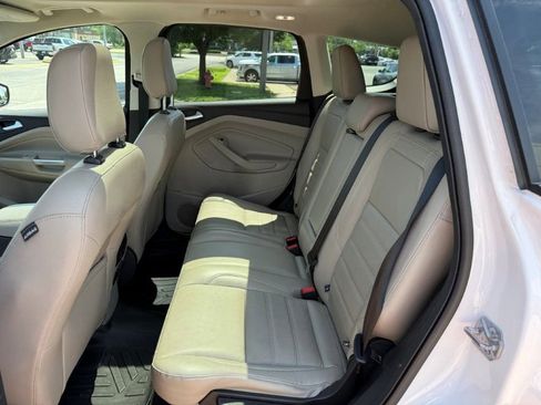 Used 2019 Ford Escape Titanium FWD image 17