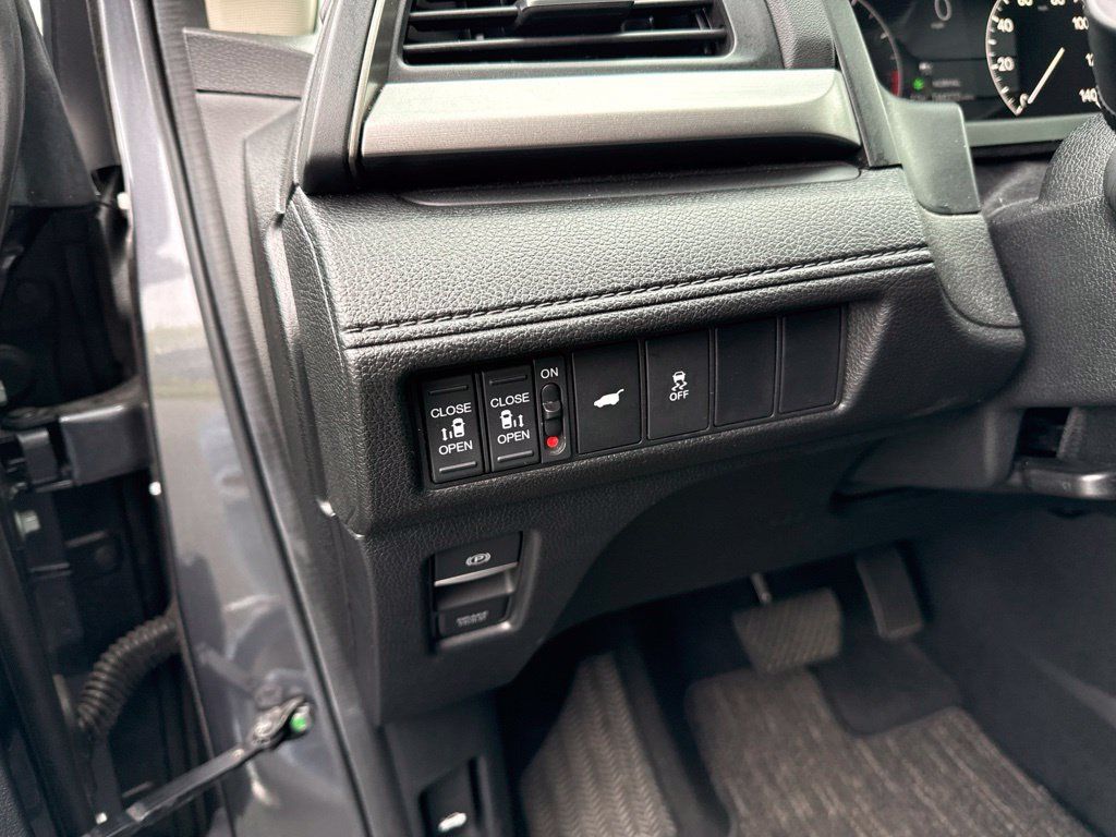 Used 2025 Honda Odyssey EX-L image 12