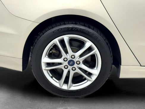 Used 2016 Ford Fusion Energi Titanium FWD image 38