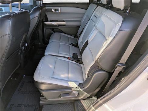 Used 2021 Ford Explorer XLT w/ Equipment Group 202A image 17