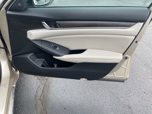Used 2018 Honda Accord Touring image 49