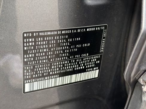 Used 2020 Volkswagen Tiguan S image 36