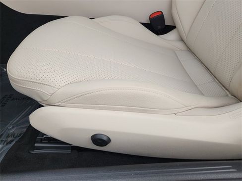 Used 2024 Mercedes-Benz CLE 300 4MATIC Coupe image 25