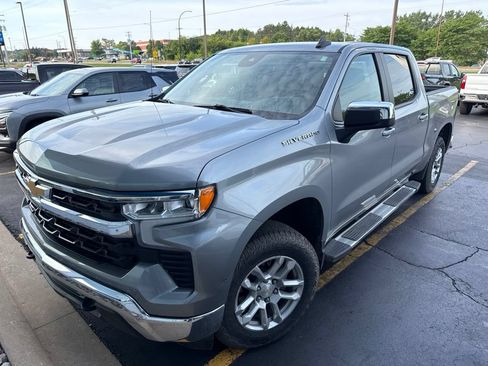 Used 2023 Chevrolet Silverado 1500 LT AWD/4WD image 4