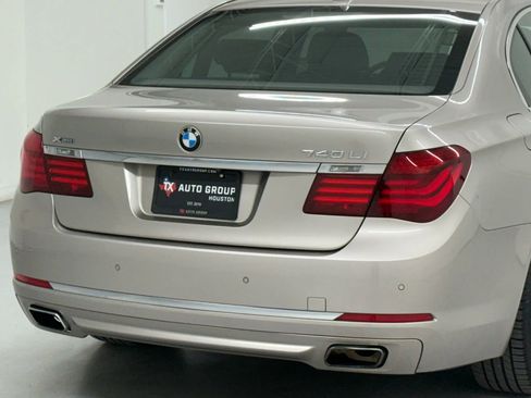 Used 2015 BMW 740Li xDrive image 11