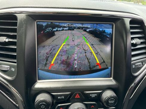 Used 2018 Jeep Grand Cherokee High Altitude AWD/4WD image 21