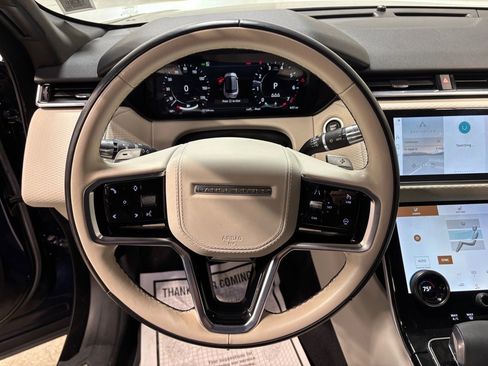 Used 2021 Land Rover Range Rover Velar R-Dynamic S image 17