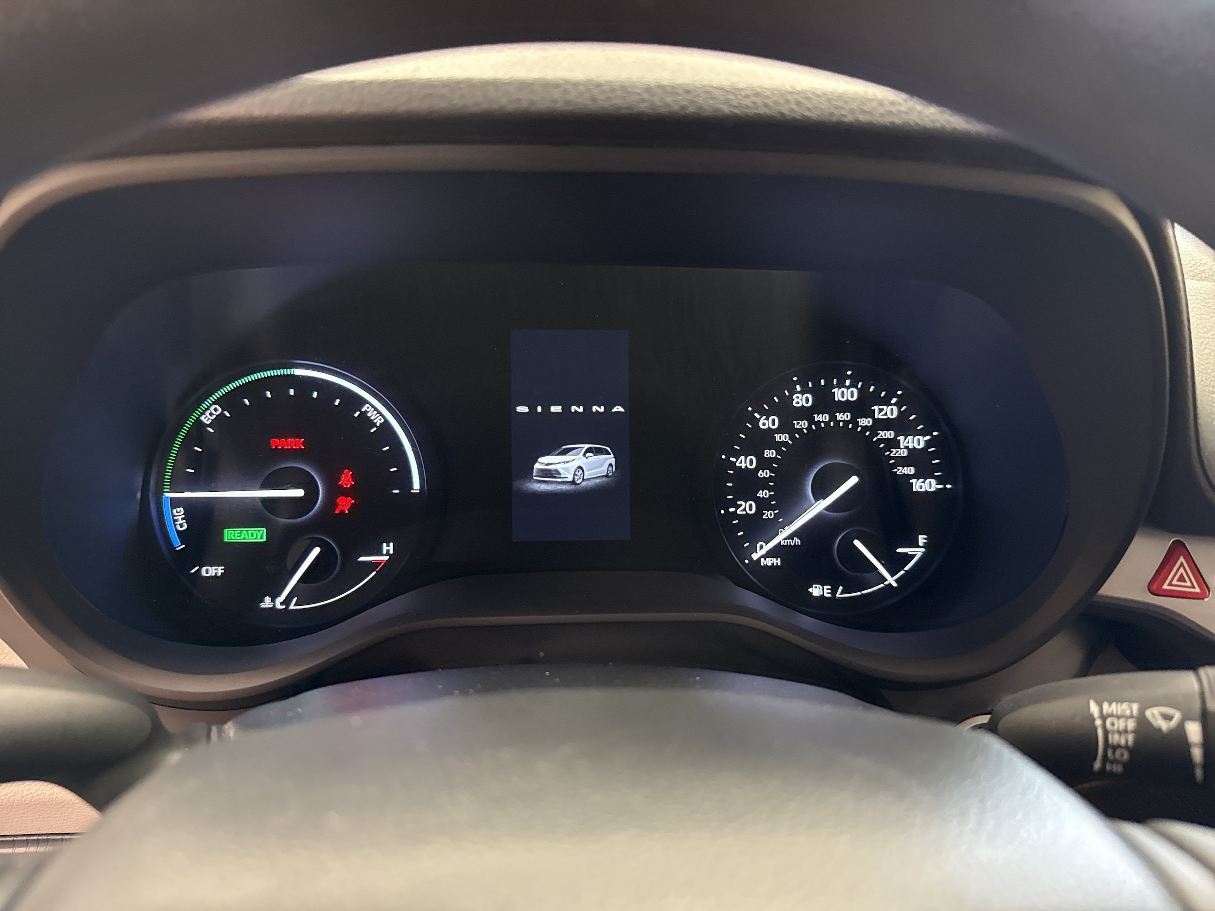 Used 2023 Toyota Sienna LE FWD image 27
