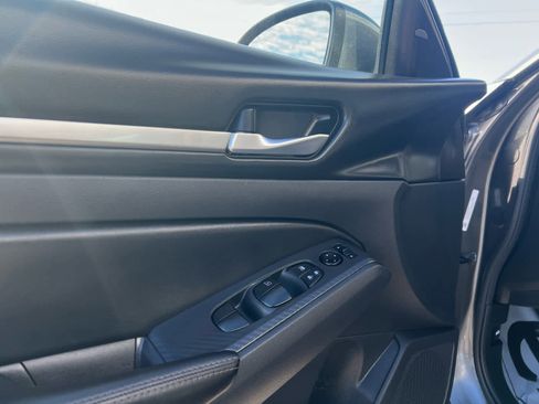 Used 2022 Nissan Altima 2.5 SV image 16