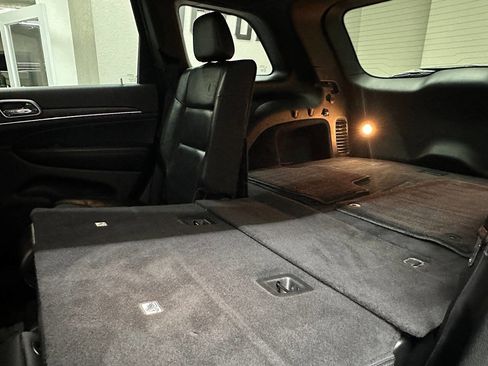 Used 2018 Jeep Grand Cherokee Limited image 25
