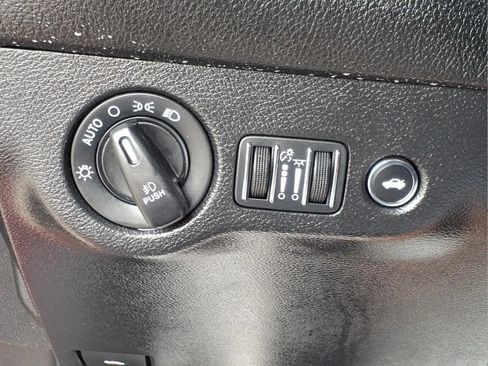 Used 2019 Dodge Challenger GT w/ Plus Package RWD image 14