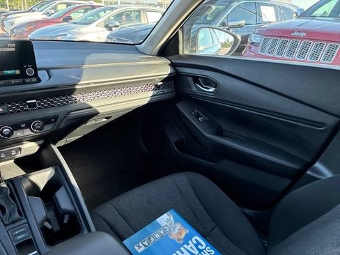 Used 2024 Honda Accord EX image 23