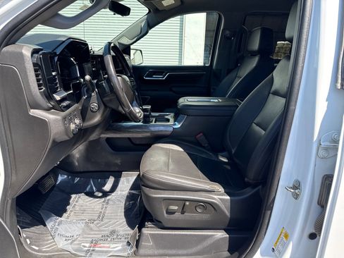 Used 2022 Chevrolet Silverado 1500 LTZ AWD/4WD image 9