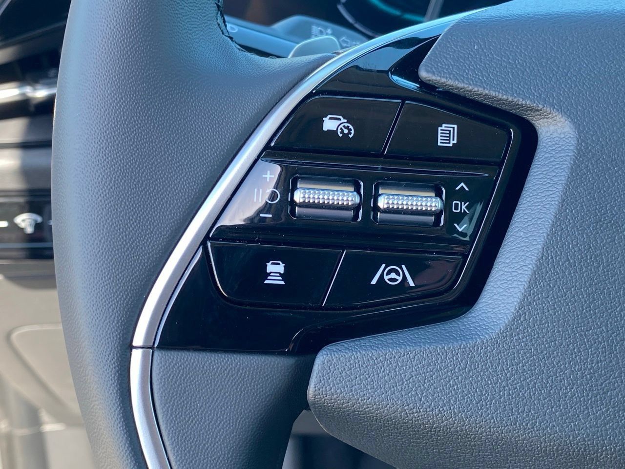 New 2026 Kia Niro EX FWD image 14