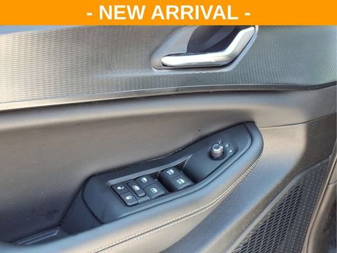 Used 2024 Jeep Grand Cherokee L Altitude AWD/4WD image 17