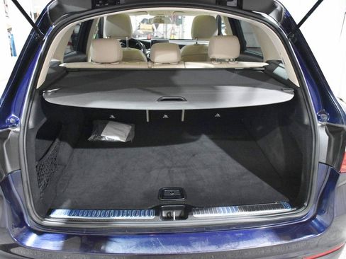 Used 2019 Mercedes-Benz GLC 300 4MATIC image 25