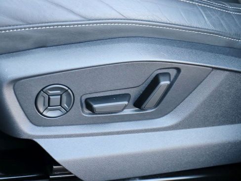 Used 2025 Audi Q7 3.0T Premium Plus image 21