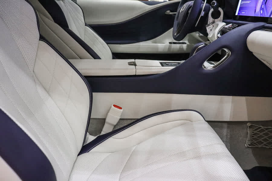 Used 2026 Lexus LC 500 Convertible RWD image 18