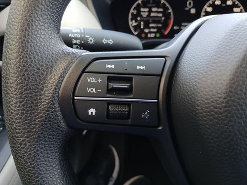 Used 2026 Honda HR-V LX image 10