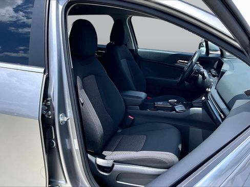 Certified 2026 Kia Sportage LX FWD image 9