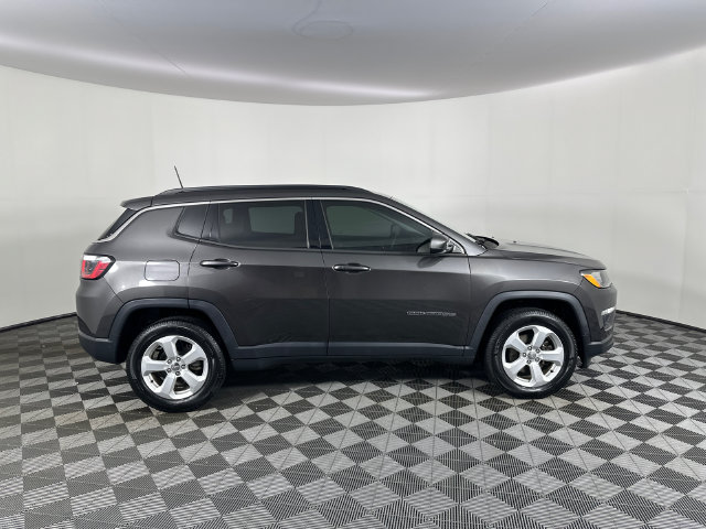 Used 2017 Jeep Compass Latitude w/ Popular Equipment Group AWD/4WD image 26