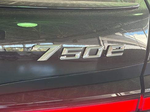 New 2026 BMW 750e xDrive image 11
